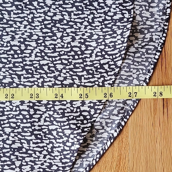 Express Cold Shoulder Blouse - Picture 6 of 7